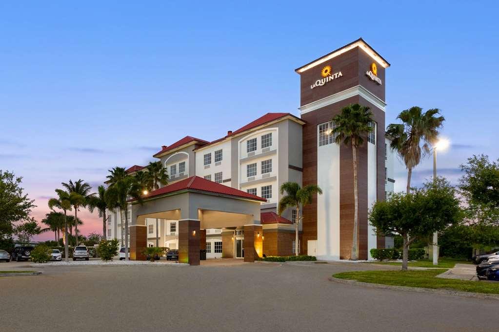 Отель La Quinta By Wyndham Ft. Pierce Форт Пирс Экстерьер фото